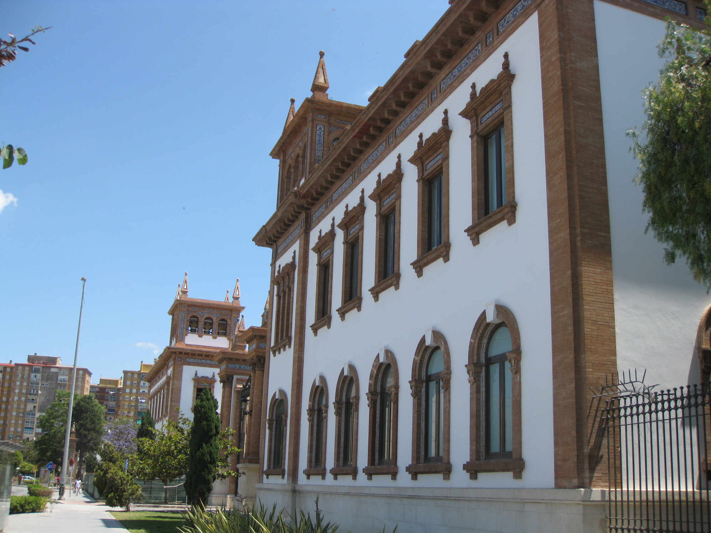 Edificio Destinado A Centro Cultural y Museo del Automovil